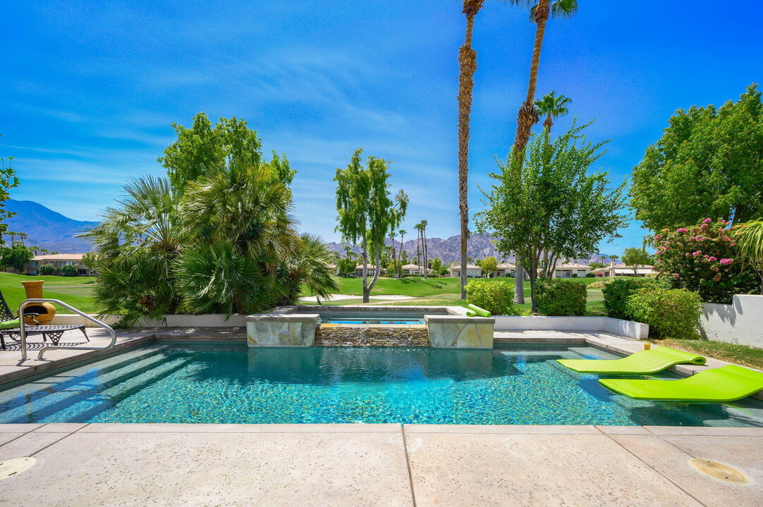 55179 Winged Foot in La Quinta, CA - Foto de edificio