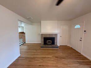 1326 W Orangeburg Ave in Modesto, CA - Building Photo - Building Photo