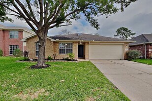 4959 Sentry Woods Ln in Pearland, TX - Building Photo