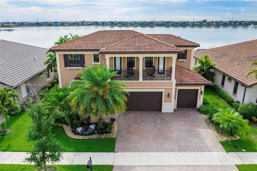 8680 Watercrest Cir W in Parkland, FL - Building Photo