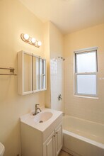 5011 N Damen Ave, Unit #9 in Chicago, IL - Building Photo - Building Photo