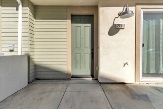 27116 Vly Oak Pl in Valencia, CA - Building Photo - Building Photo