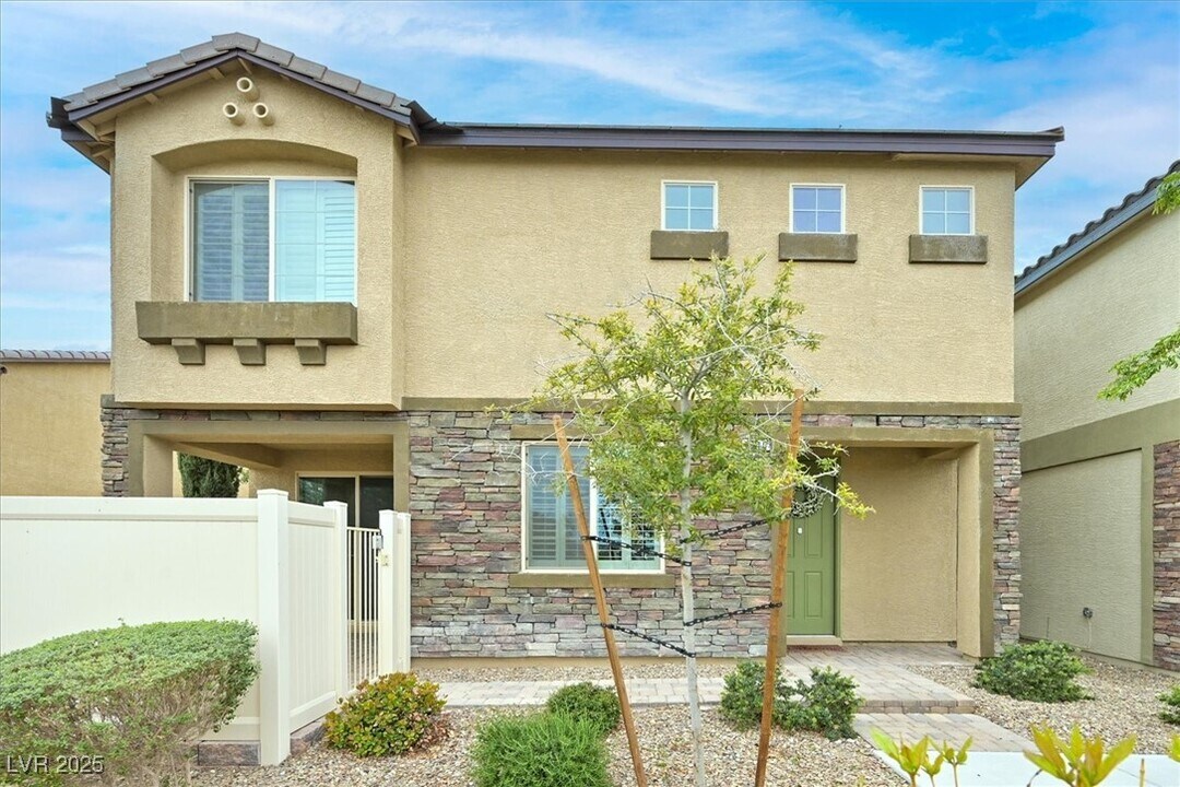 6110 Scarlet Leaf St in Las Vegas, NV - Building Photo
