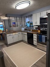 8056 Pebble Creek Ct in Indianapolis, IN - Building Photo - Building Photo