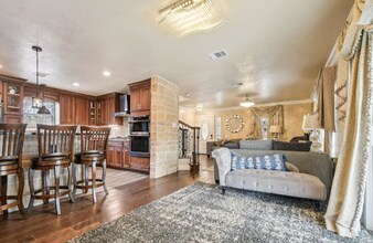 18205 Great Falls Dr in Manor, TX - Foto de edificio - Building Photo