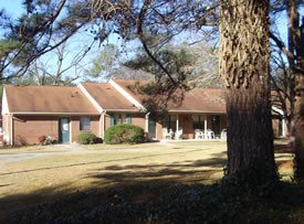 Pine Hill in Aberdeen, NC - Building Photo