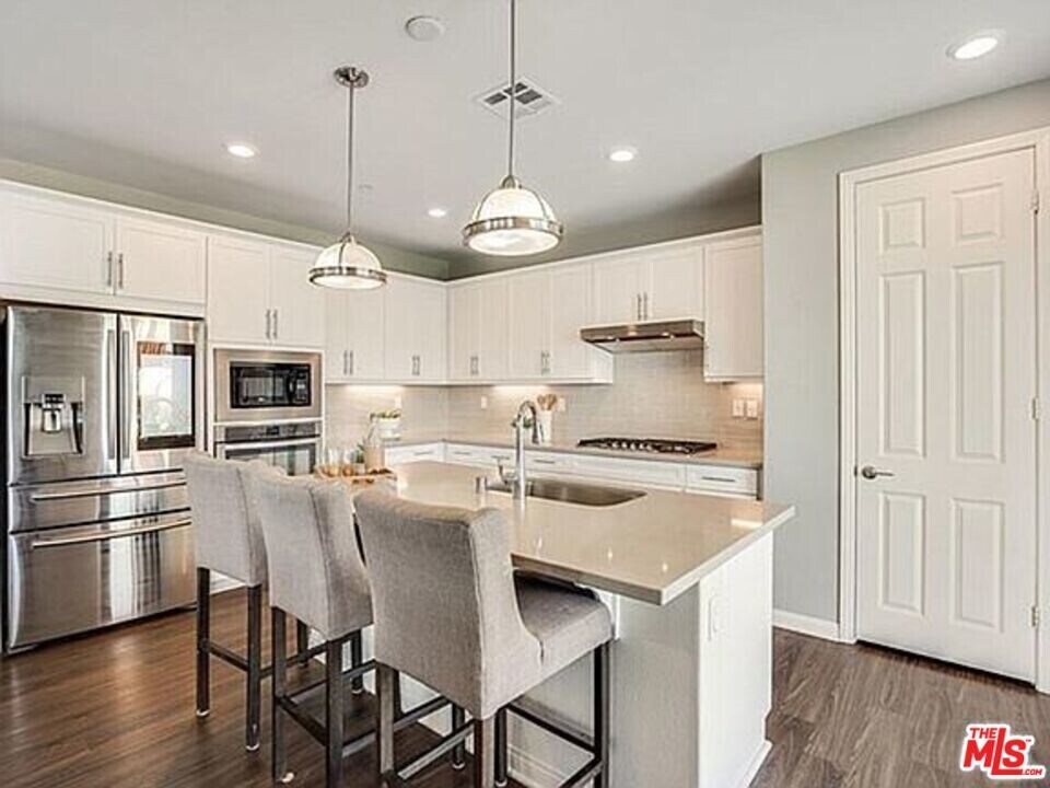 8621 Lake Ashmere Dr in San Diego, CA - Building Photo