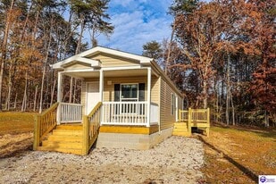 105 Hastings Dr in Clarkson, KY - Building Photo