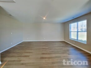 1507 Ashgrove Pl in Lebanon, TN - Foto de edificio - Building Photo