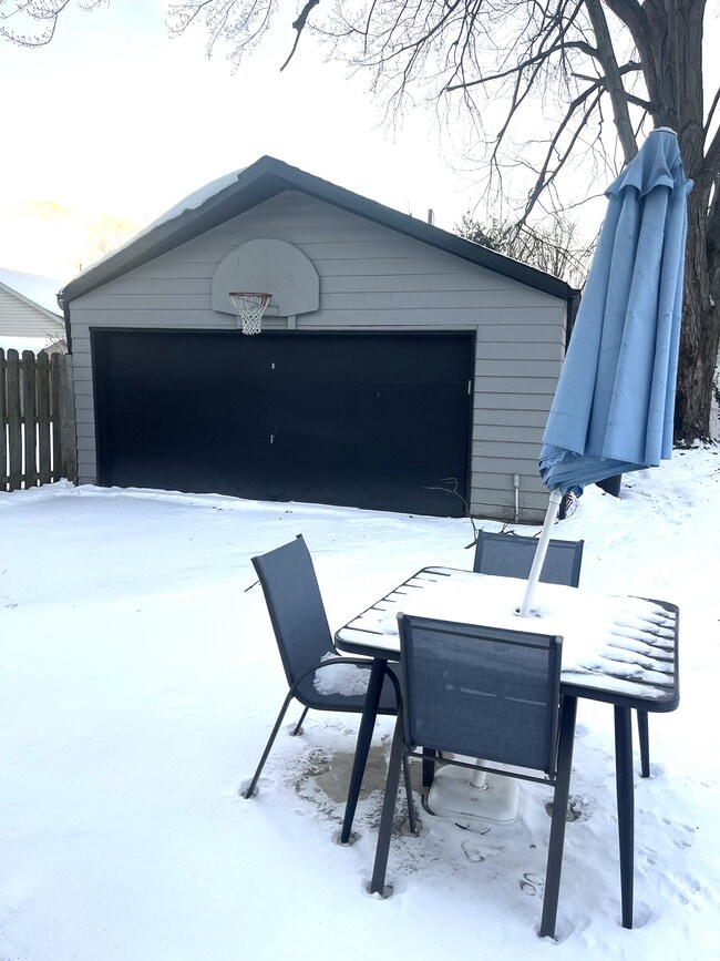 5070 W 148th St in Brook Park, OH - Building Photo - Building Photo