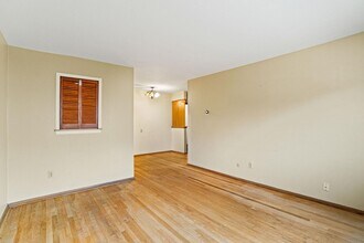 937 N 37th St in Milwaukee, WI - Building Photo - Building Photo