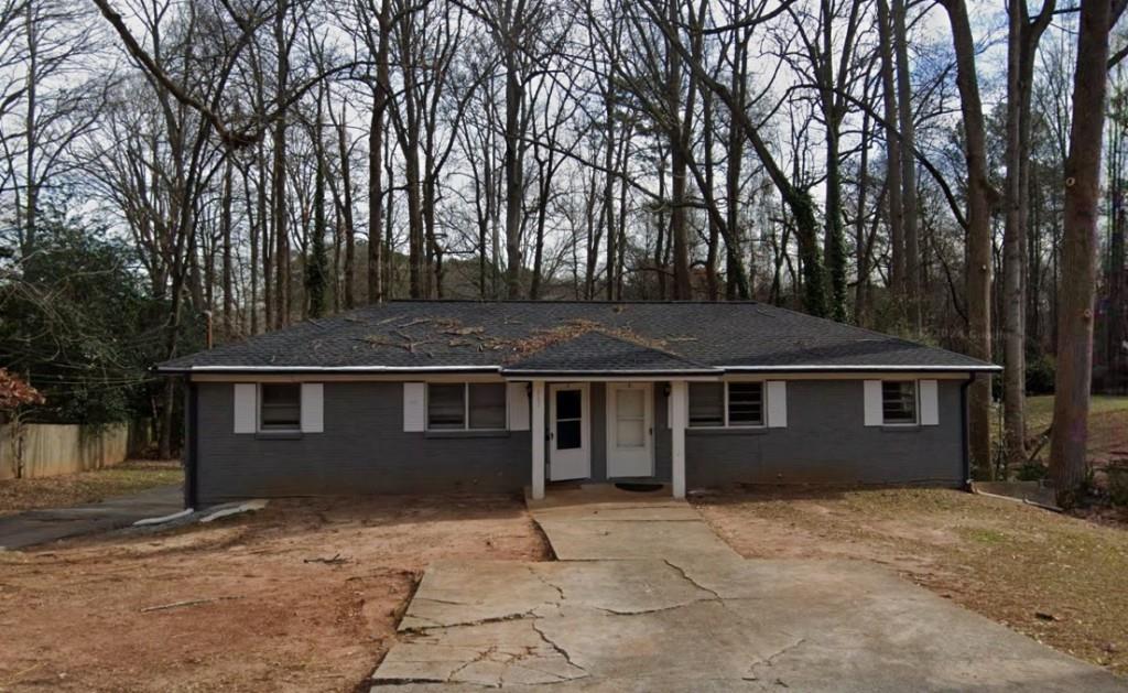 665 Barnes Dr in Mableton, GA - Building Photo