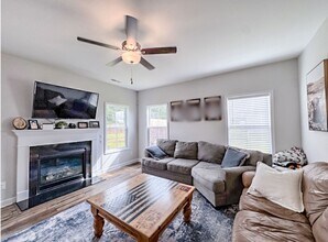 5571 Tall Timbers Dr in Fayetteville, NC - Building Photo - Building Photo