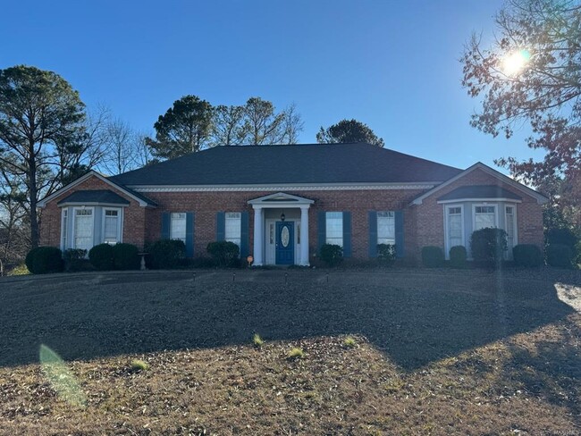 208 Woodgate Dr in Elmore, AL - Building Photo - Building Photo