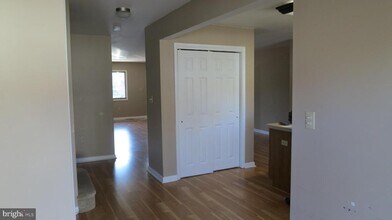4 Boleyn Ct in Ewing Township, NJ - Building Photo - Building Photo