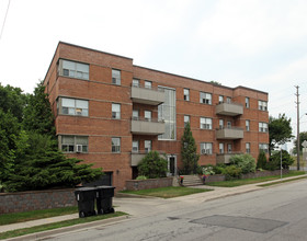 1911 Bayview Ave in Toronto, ON - Building Photo - Building Photo