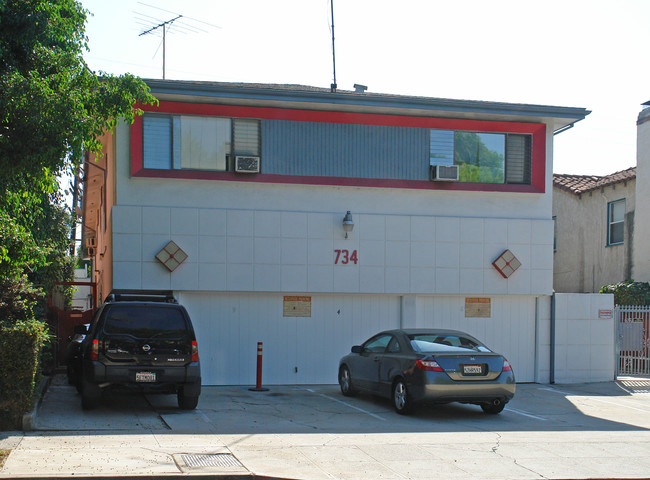 734 N Hayworth Ave in Los Angeles, CA - Foto de edificio - Building Photo