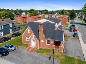 1200 Fairfax St in Radford, VA - Foto de edificio - Building Photo