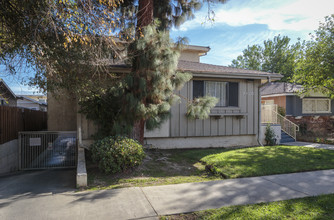 7028 Alabama Ave in Canoga Park, CA - Building Photo - Other