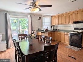 320 Spruce St in Glenolden, PA - Building Photo