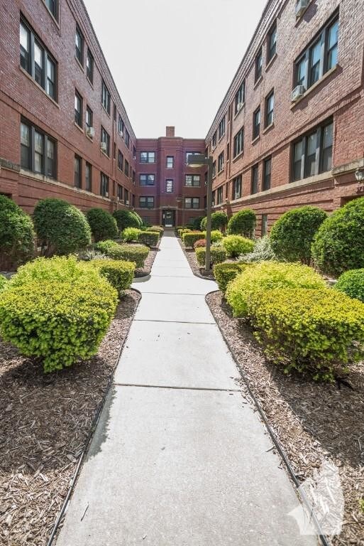 5736 N Winthrop Ave-Unit -102 in Chicago, IL - Building Photo - Building Photo