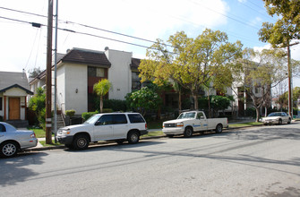 814 E Elk Ave in Glendale, CA - Building Photo - Building Photo