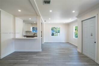 2250 NW 154th St in Opa Locka, FL - Building Photo - Building Photo