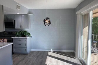 1142 N 85th Pl in Scottsdale, AZ - Foto de edificio - Building Photo