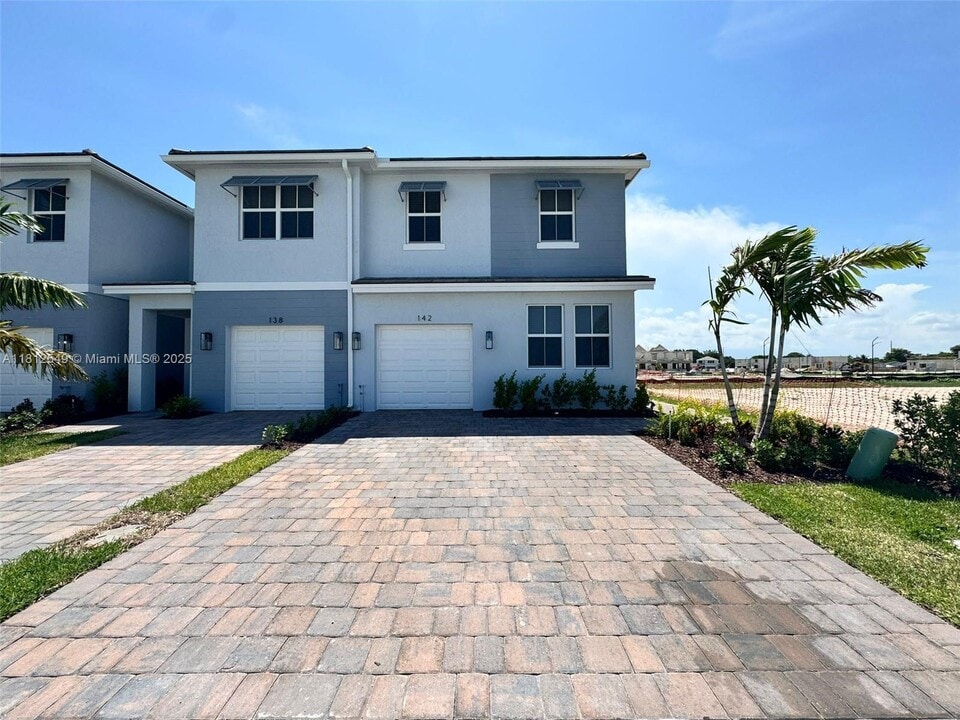 142 NE 14th St in Homestead, FL - Building Photo