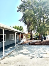 2037 Robert Way, Unit 4 - Upstairs right large in Sacramento, CA - Building Photo - Building Photo