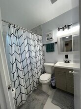 2429 Lawrenceville Hwy, Unit #8 in Decatur, GA - Foto de edificio - Building Photo
