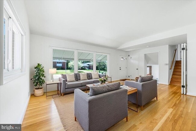 9619 Singleton Dr in Bethesda, MD - Building Photo - Building Photo