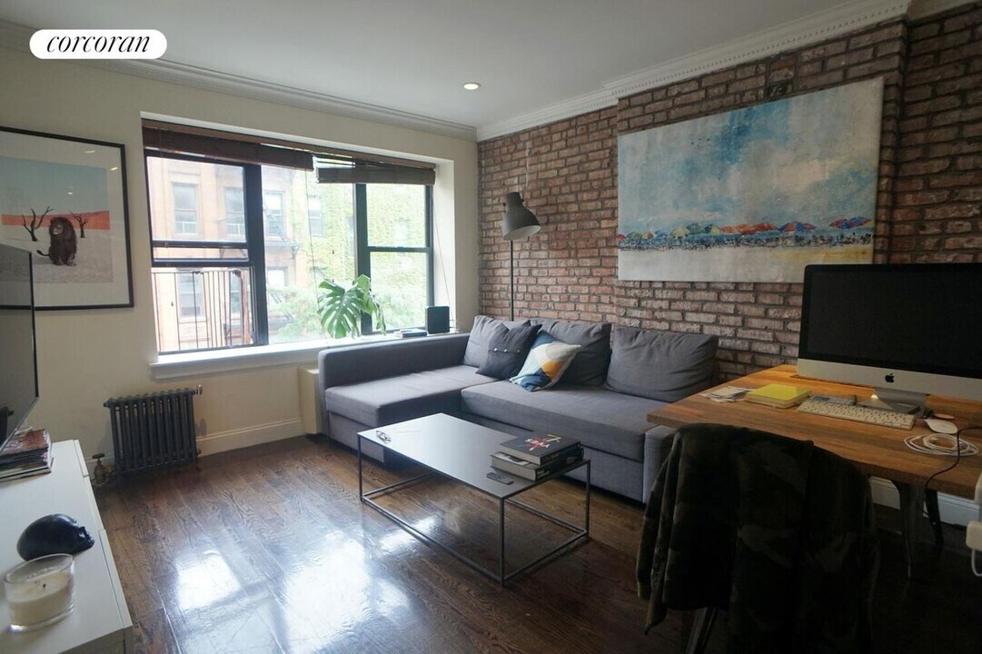 254 W 15th St in New York, NY - Building Photo