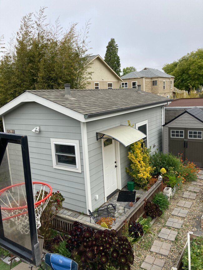 1323 67th St Apartments and Nearby Berkeley Apartments For Rent