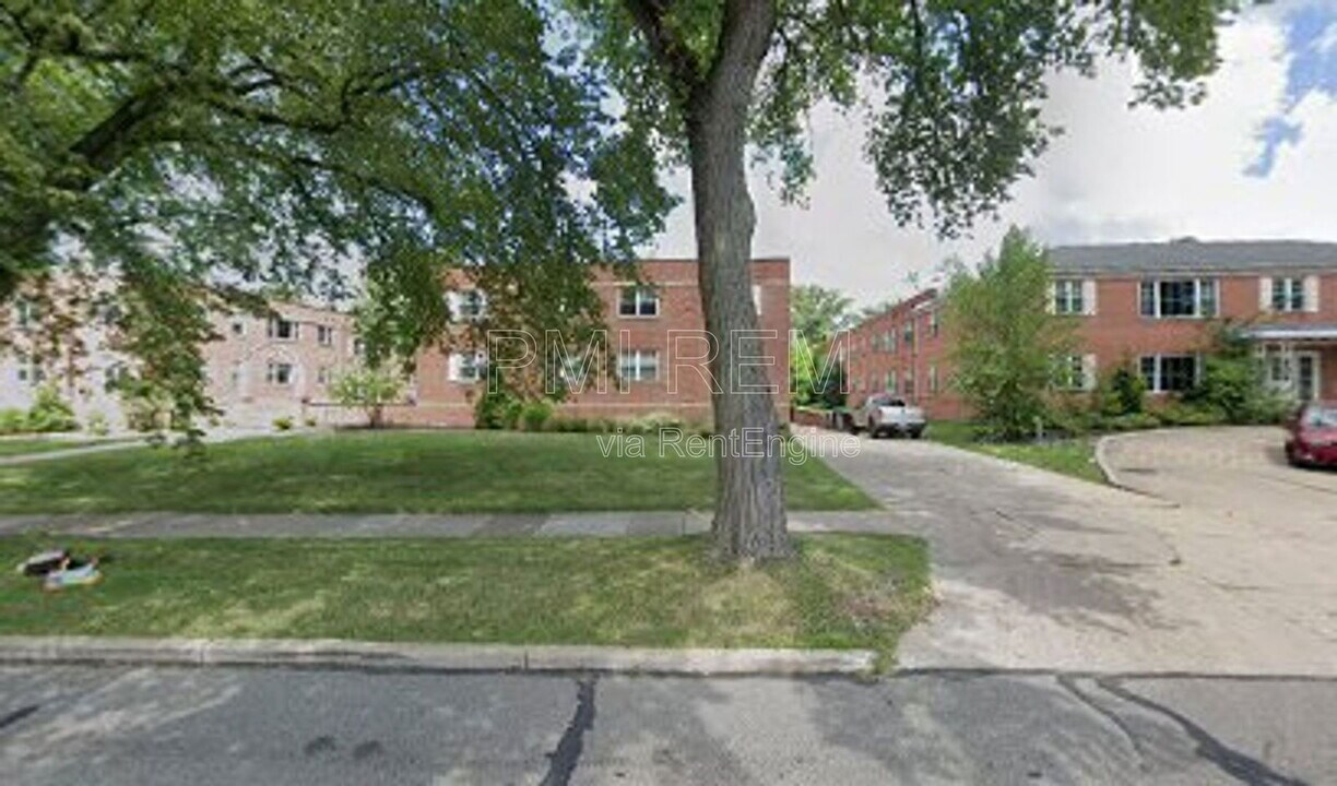 16025 Van Aken Blvd in Shaker Heights, OH - Building Photo