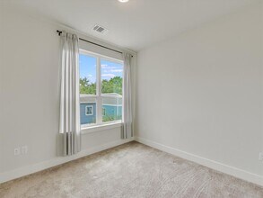 1916 Warely Ln in Austin, TX - Building Photo - Building Photo