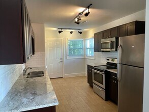 1728 Matheson Ave in Charlotte, NC - Foto de edificio - Building Photo