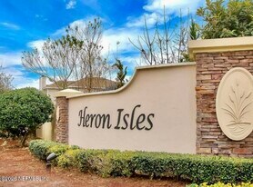 96102 Graylon Dr in Yulee, FL - Building Photo