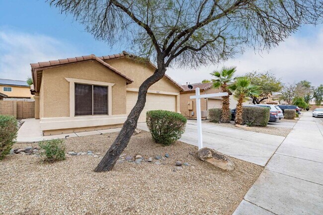 2205 N 109th Ave in Avondale, AZ - Building Photo - Building Photo