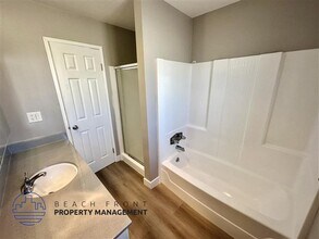 2215 Nelson Ave. in Redondo Beach, CA - Foto de edificio - Building Photo