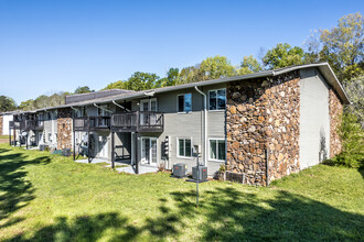 Jackson Valley Apartments in Jackson, MS - Building Photo - Building Photo