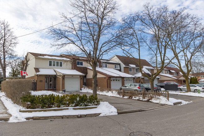 57 Homedale Dr in Toronto, ON - Building Photo - Primary Photo