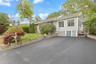 4 Homestead St in Lexington, MA - Building Photo - Building Photo