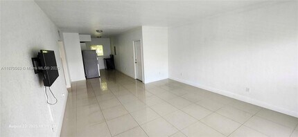 9800 E Bay Harbor Dr in Bay Harbor Islands, FL - Building Photo - Building Photo