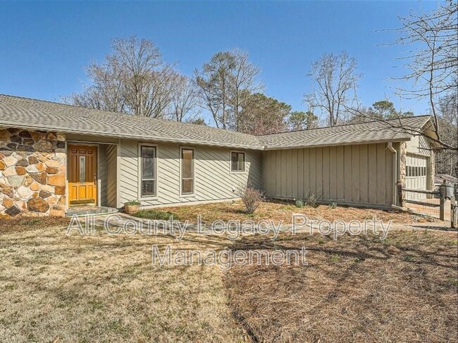 4759 Mockernut SW in Lilburn, GA - Building Photo - Building Photo