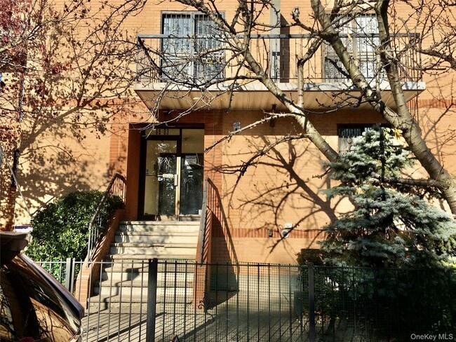 68-03 41st Ave in Queens, NY - Building Photo - Building Photo