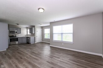 604 Fisher Creek Drive in Indianapolis, IN - Building Photo - Building Photo