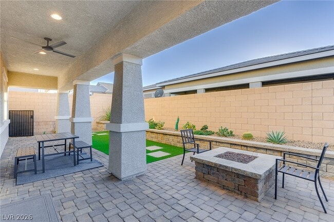 property at 332 Alto Avec Ln