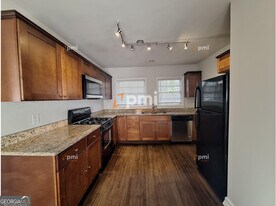 1487 Woodfern Dr in Decatur, GA - Building Photo