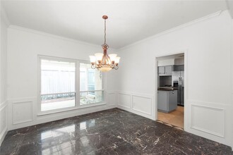 11866 Briar Forest Dr in Houston, TX - Building Photo - Building Photo